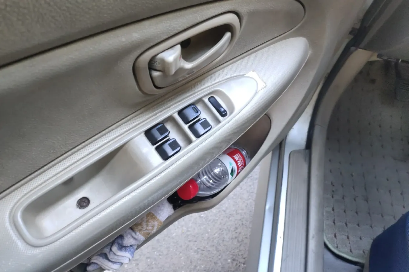 2011 FAW Senia M80 1.3L 91HP L4 5MT,autocango,china used car exporter,china ev exporter,chinese used car exporter,chinese used ev exporter