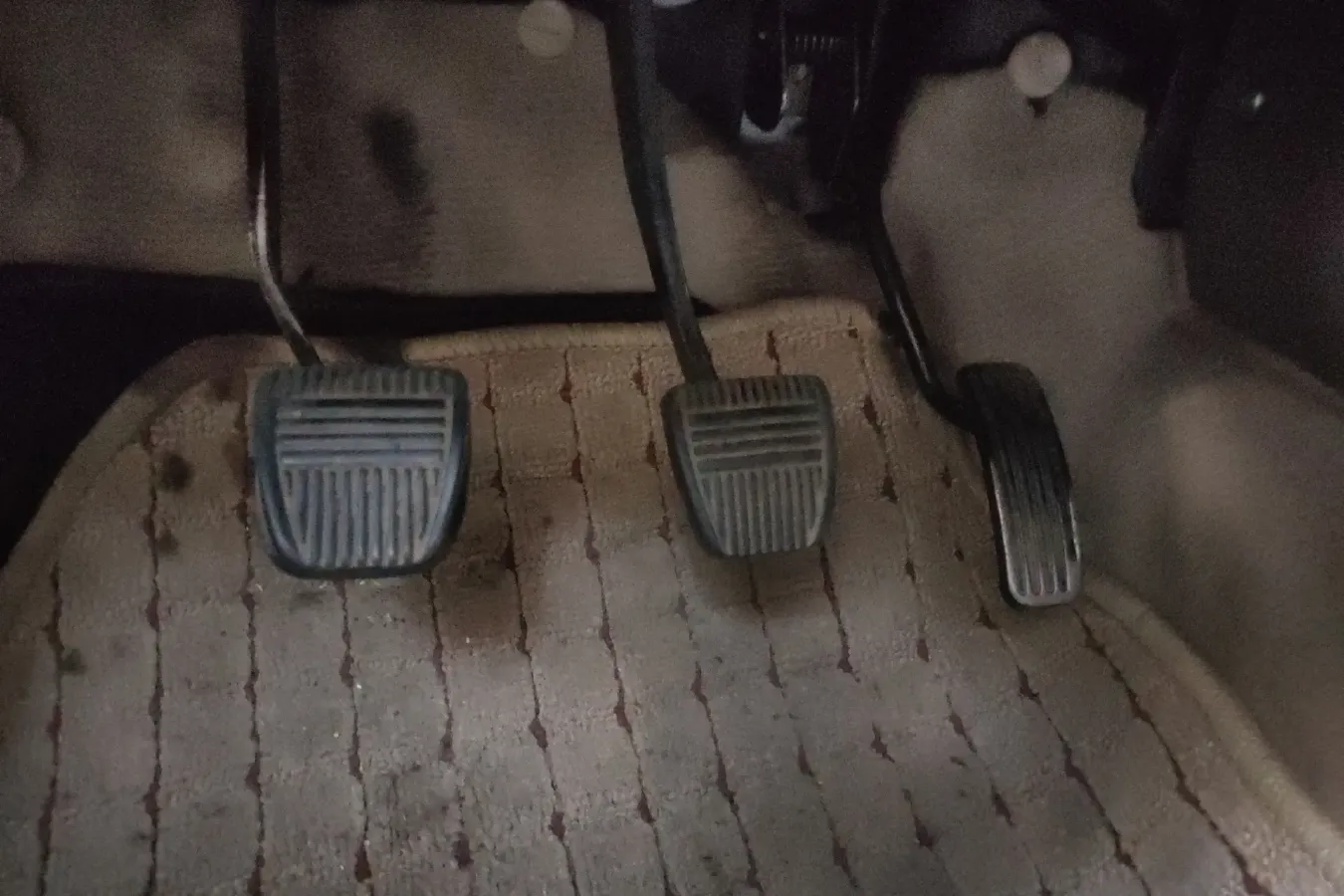 2011 FAW Senia M80 1.3L 91HP L4 5MT,autocango,china used car exporter,china ev exporter,chinese used car exporter,chinese used ev exporter