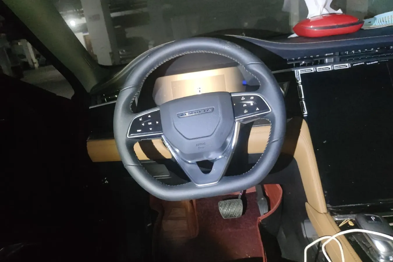 2021 Venucia Star 1.5T 190HP L4 7DCT,autocango,china used car exporter,china ev exporter,chinese used car exporter,chinese used ev exporter