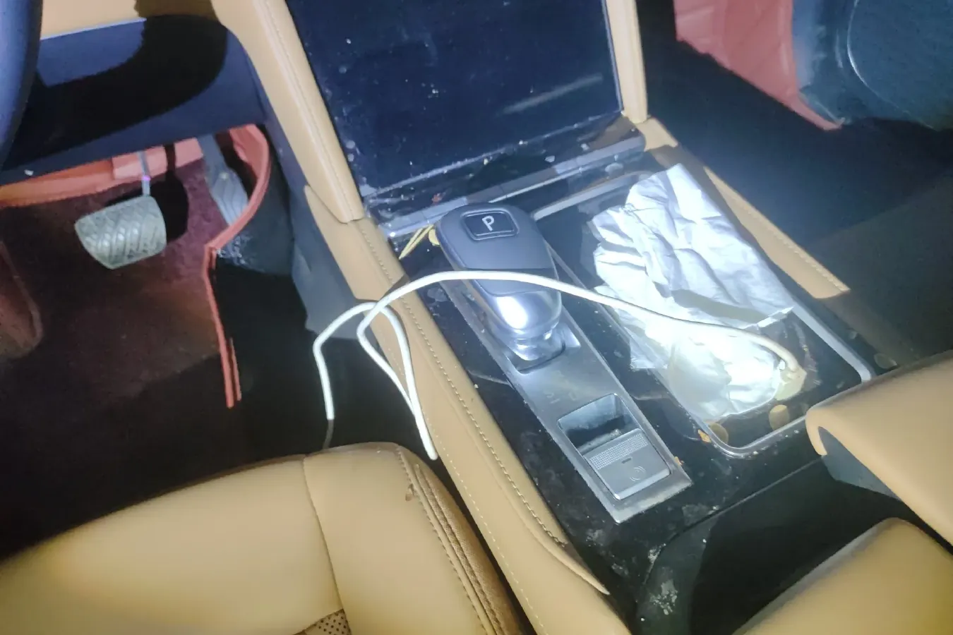 2021 Venucia Star 1.5T 190HP L4 7DCT,autocango,china used car exporter,china ev exporter,chinese used car exporter,chinese used ev exporter