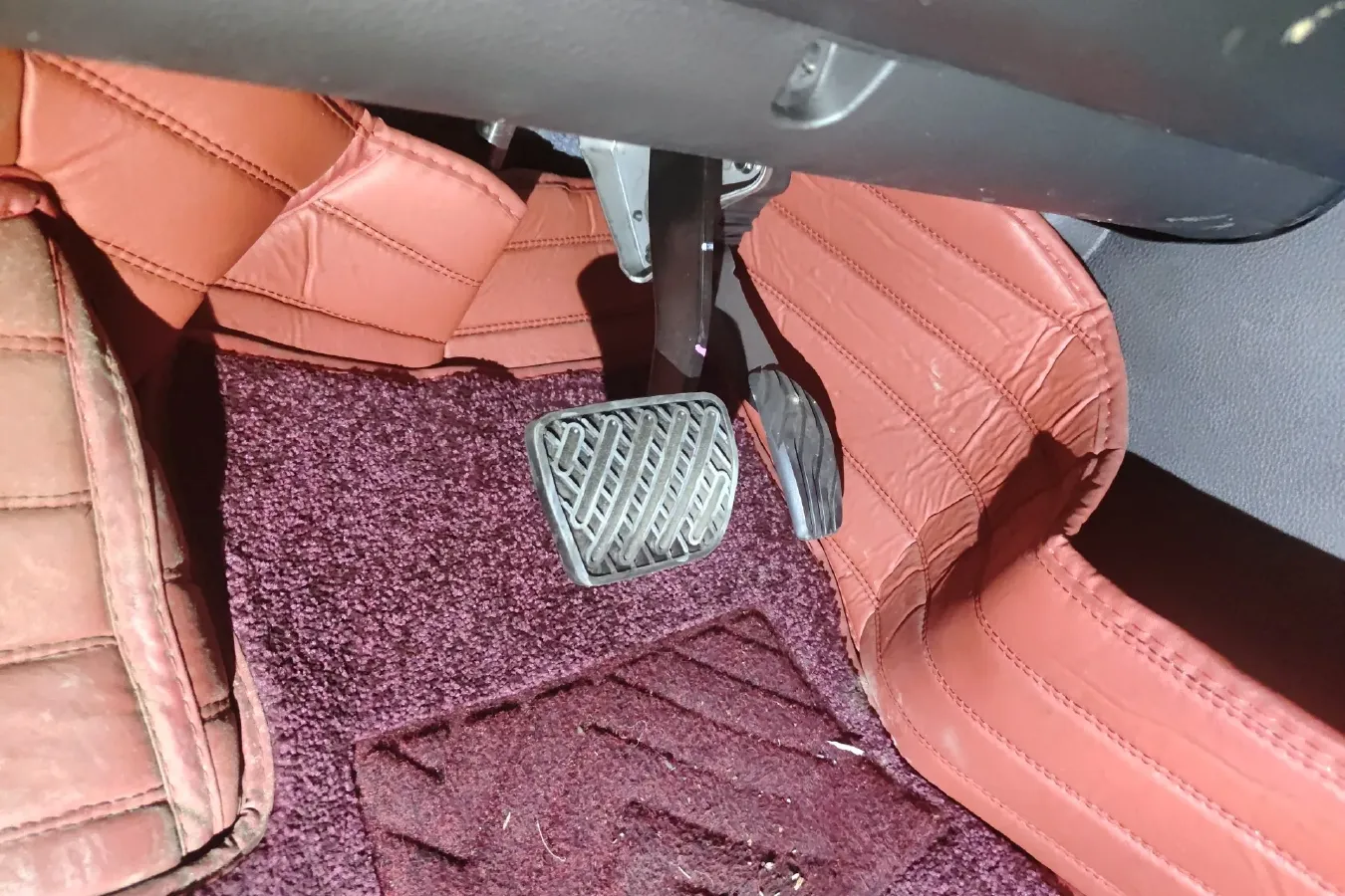 2021 Venucia Star 1.5T 190HP L4 7DCT,autocango,china used car exporter,china ev exporter,chinese used car exporter,chinese used ev exporter