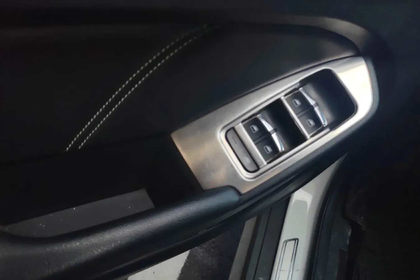 2016 Roewe RX5 1.5T 169HP L4 7DCT,autocango,china used car exporter,china ev exporter,chinese used car exporter,chinese used ev exporter