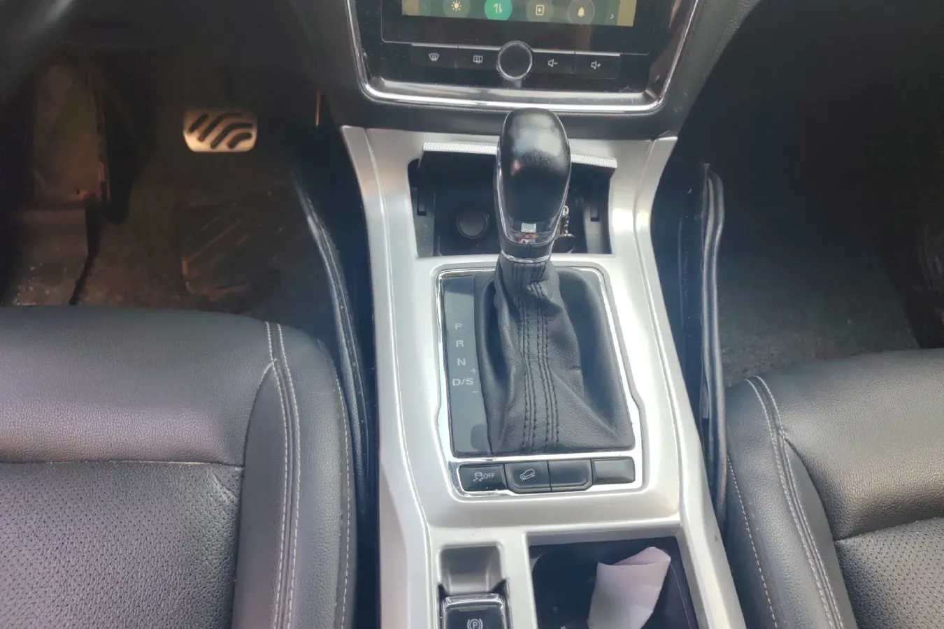 2016 Roewe RX5 1.5T 169HP L4 7DCT,autocango,china used car exporter,china ev exporter,chinese used car exporter,chinese used ev exporter