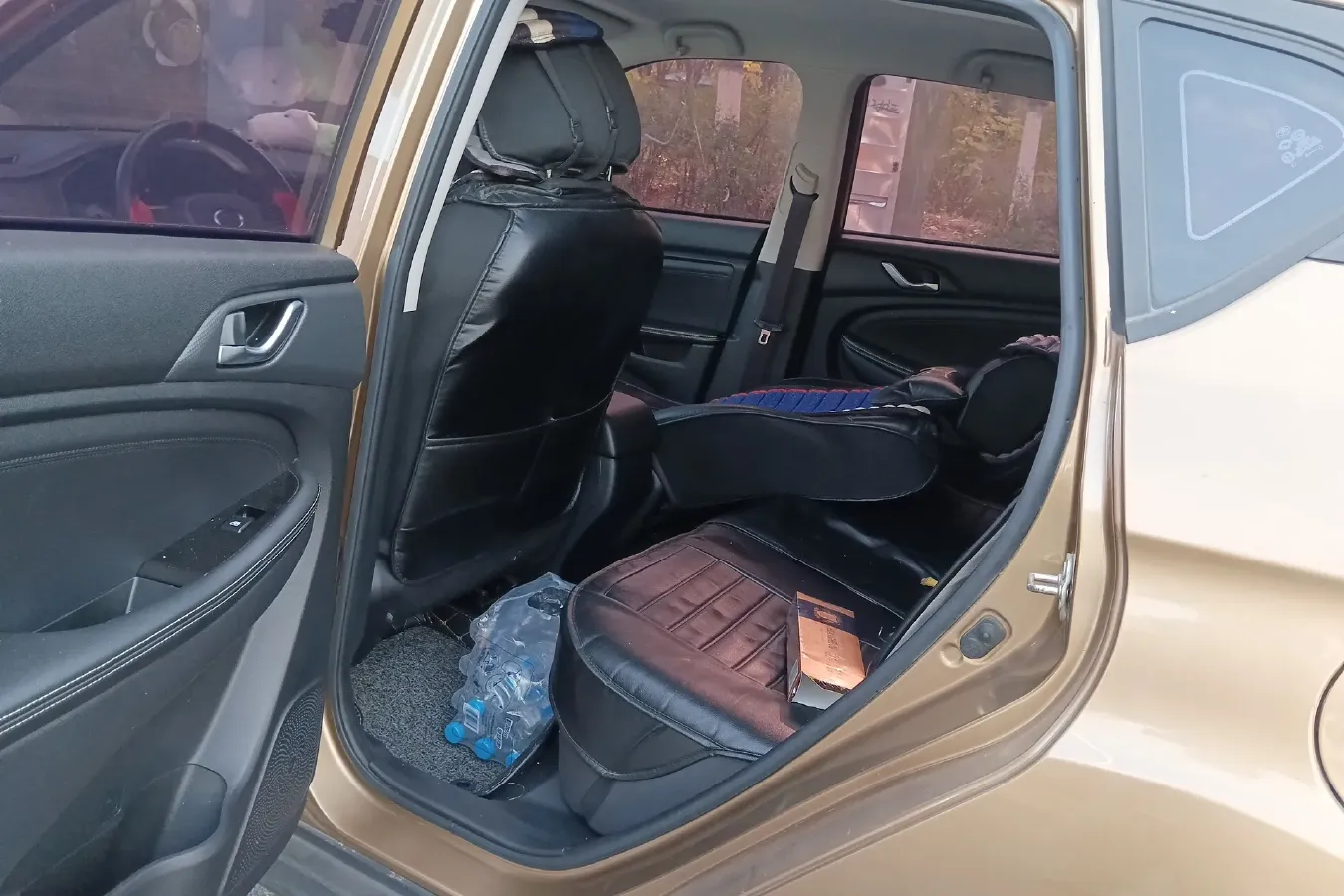 2017 Landwind X2 1.6L 125HP L4 4AT,autocango,china used car exporter,china ev exporter,chinese used car exporter,chinese used ev exporter