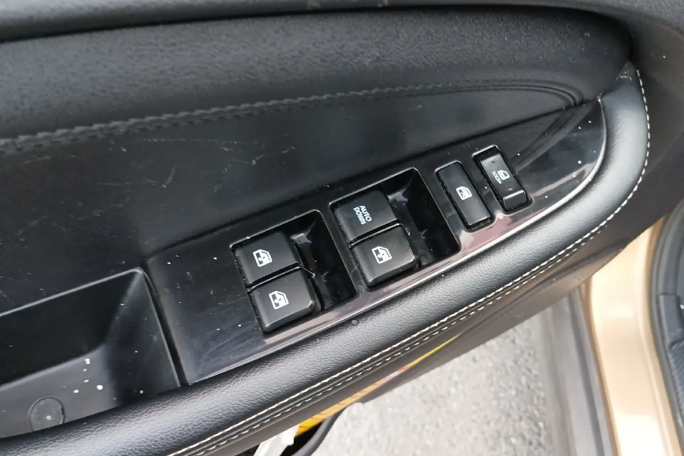 2017 Landwind X2 1.6L 125HP L4 4AT,autocango,china used car exporter,china ev exporter,chinese used car exporter,chinese used ev exporter