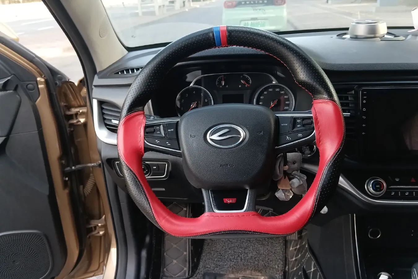 2017 Landwind X2 1.6L 125HP L4 4AT,autocango,china used car exporter,china ev exporter,chinese used car exporter,chinese used ev exporter