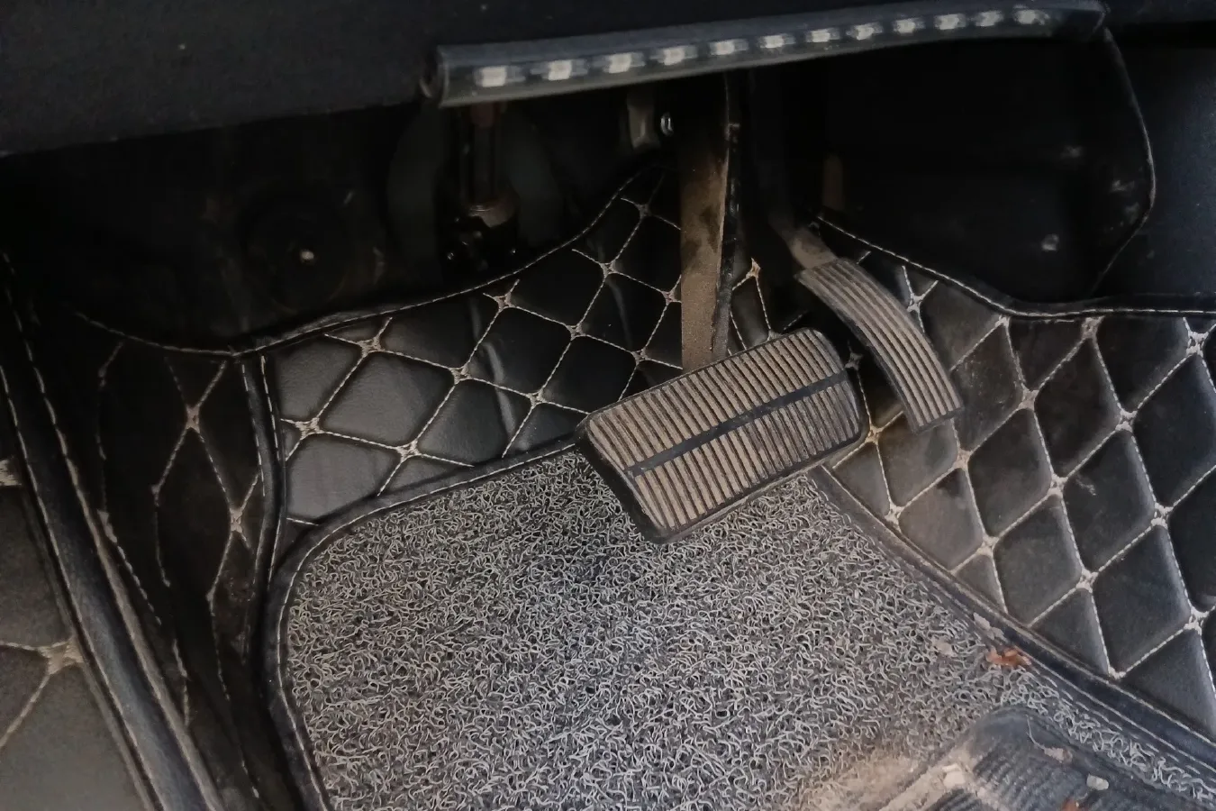 2017 Landwind X2 1.6L 125HP L4 4AT,autocango,china used car exporter,china ev exporter,chinese used car exporter,chinese used ev exporter