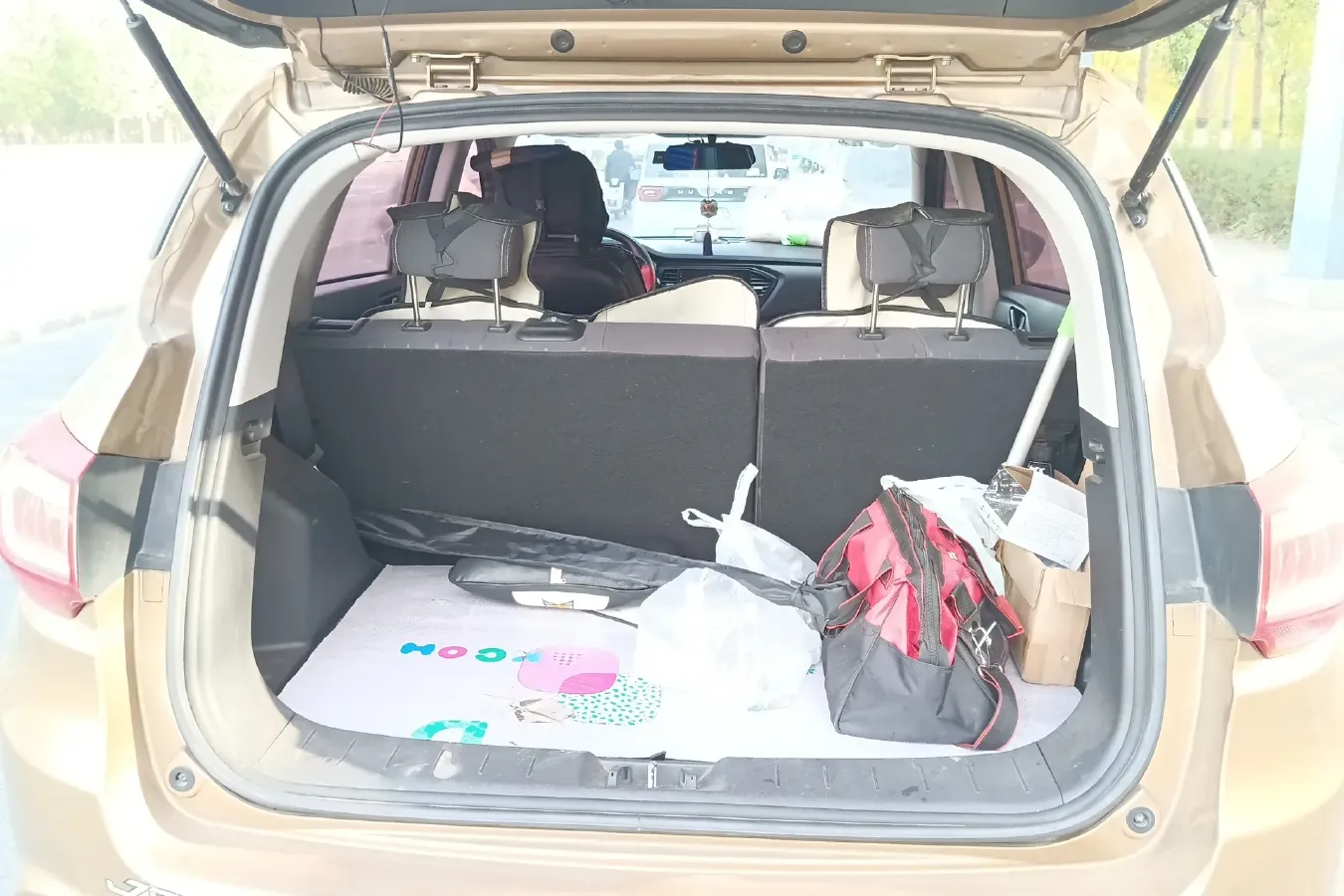 2017 Landwind X2 1.6L 125HP L4 4AT,autocango,china used car exporter,china ev exporter,chinese used car exporter,chinese used ev exporter