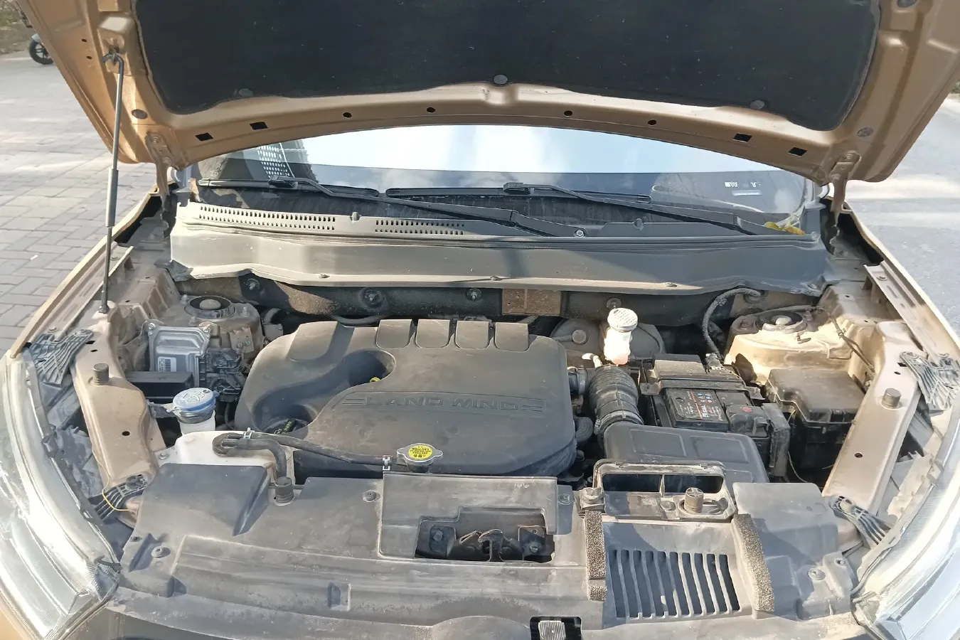 2017 Landwind X2 1.6L 125HP L4 4AT,autocango,china used car exporter,china ev exporter,chinese used car exporter,chinese used ev exporter