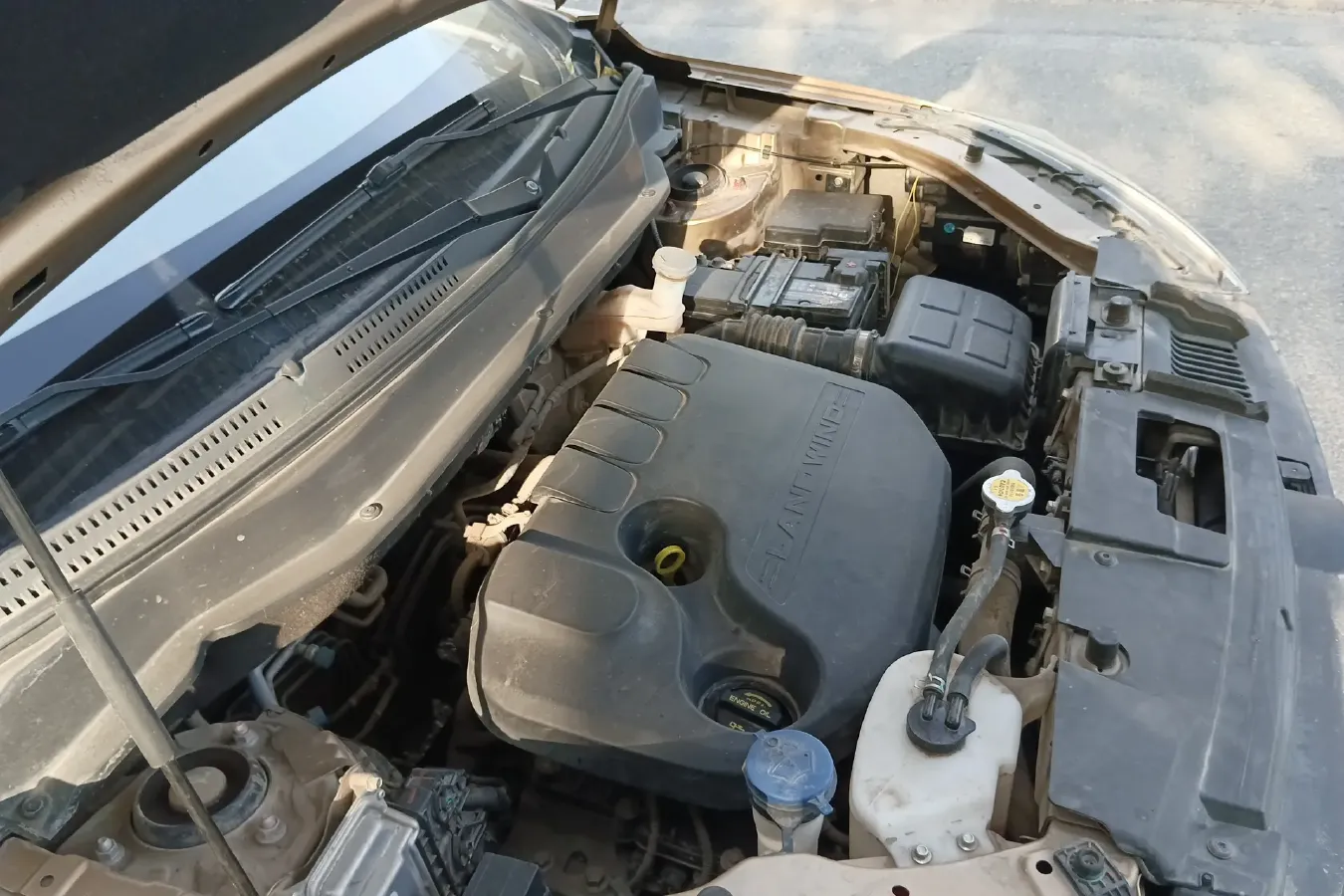 2017 Landwind X2 1.6L 125HP L4 4AT,autocango,china used car exporter,china ev exporter,chinese used car exporter,chinese used ev exporter