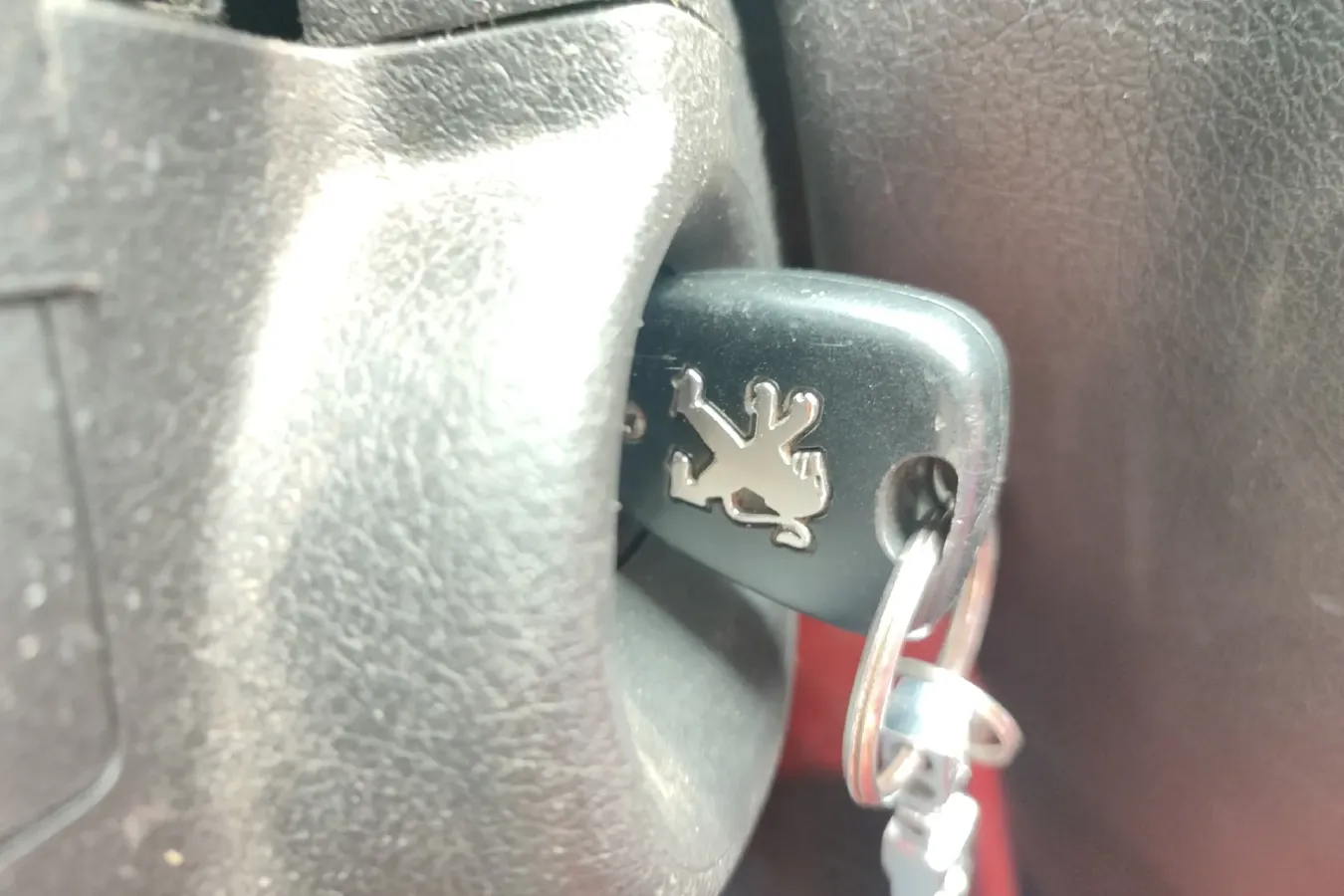 2007 Peugeot 206 1.6L 106HP L4 4AT,autocango,china used car exporter,china ev exporter,chinese used car exporter,chinese used ev exporter