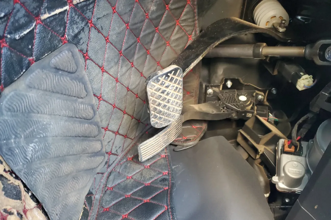 2020 BaoJun RC-5 1.5T 147HP L4 CVT,autocango,china used car exporter,china ev exporter,chinese used car exporter,chinese used ev exporter