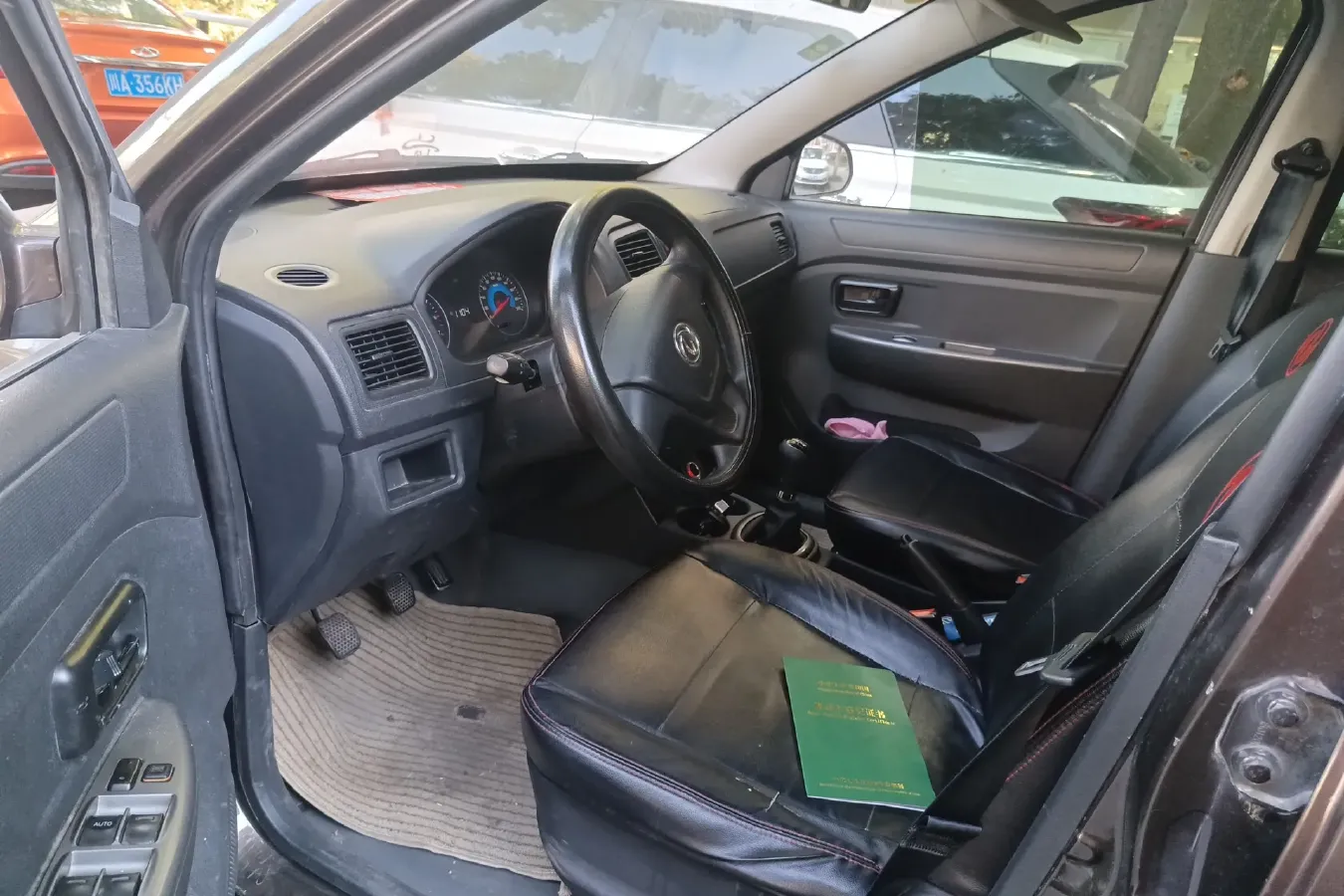 2014 DongFeng Fengon Fengon 330 1.5L 116HP L4 5MT,autocango,china used car exporter,china ev exporter,chinese used car exporter,chinese used ev exporter