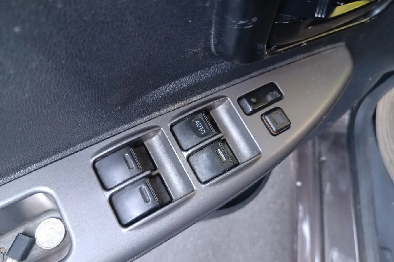 2014 DongFeng Fengon Fengon 330 1.5L 116HP L4 5MT,autocango,china used car exporter,china ev exporter,chinese used car exporter,chinese used ev exporter