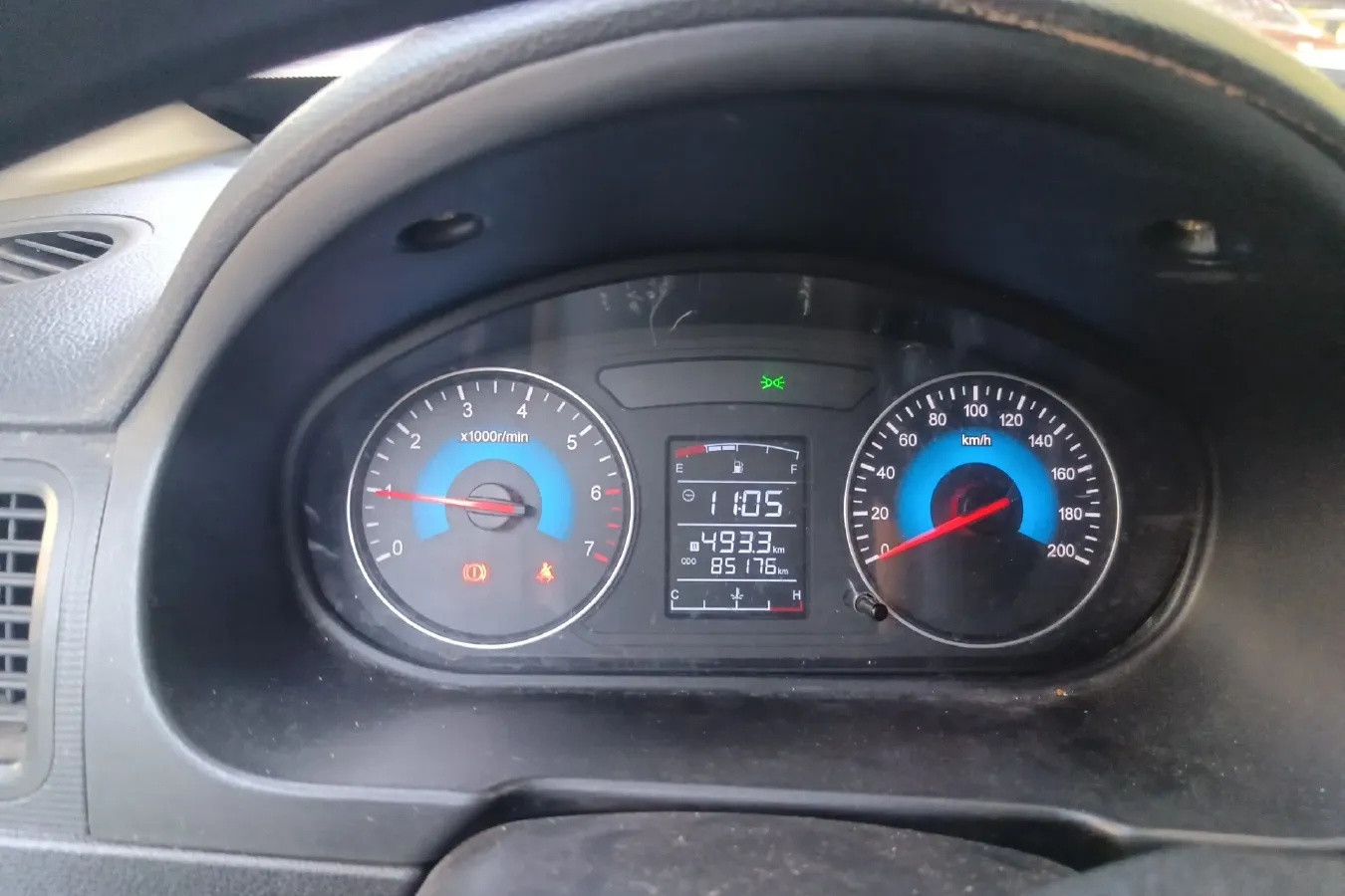 2014 DongFeng Fengon Fengon 330 1.5L 116HP L4 5MT,autocango,china used car exporter,china ev exporter,chinese used car exporter,chinese used ev exporter