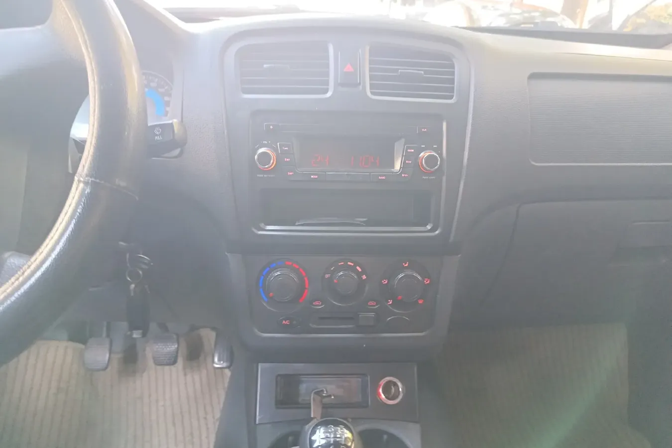 2014 DongFeng Fengon Fengon 330 1.5L 116HP L4 5MT,autocango,china used car exporter,china ev exporter,chinese used car exporter,chinese used ev exporter