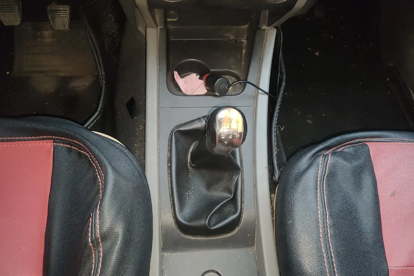 2013 FAW Senia S80 1.5L 109HP L4 5MT,autocango,china used car exporter,china ev exporter,chinese used car exporter,chinese used ev exporter