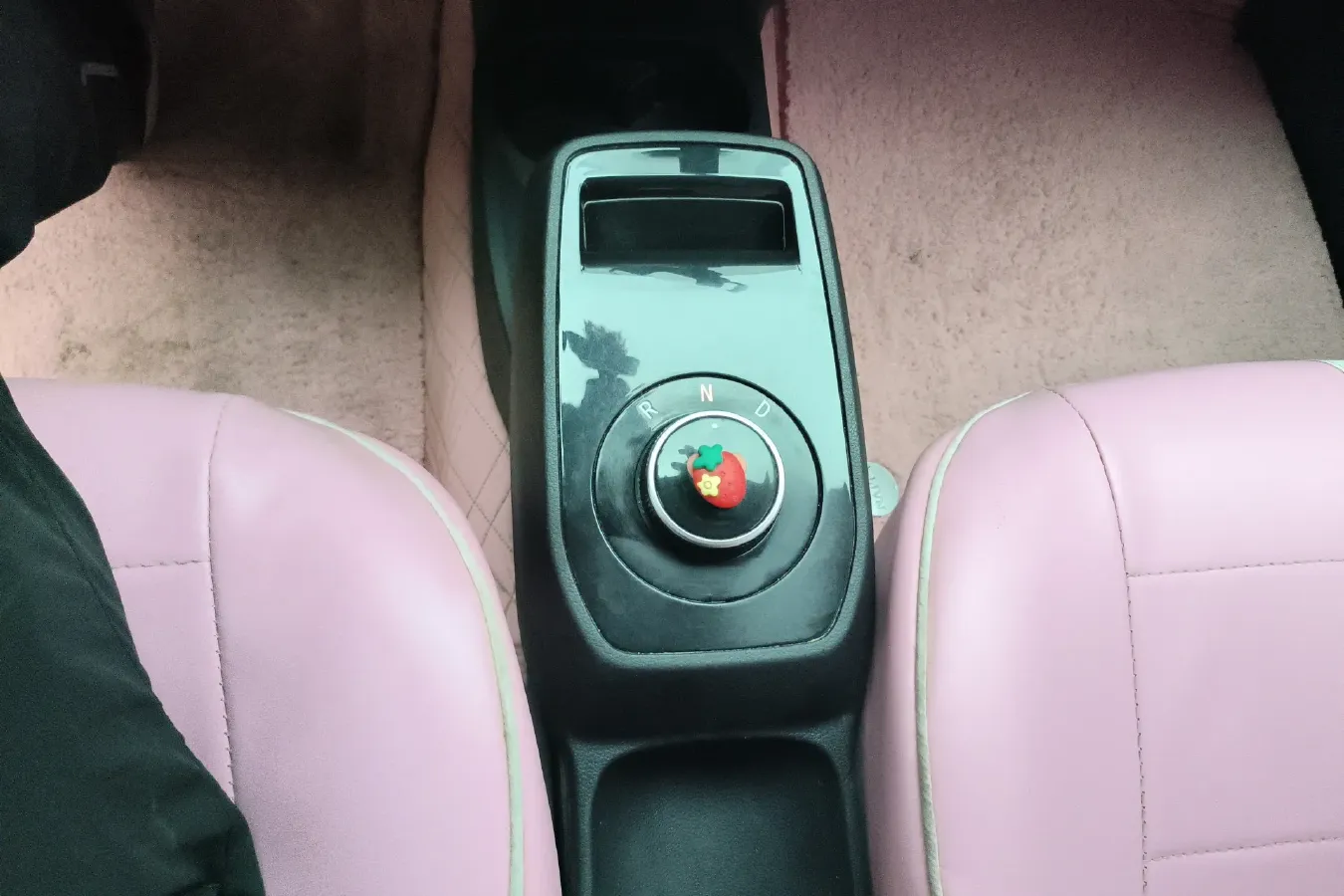 2021 EV House YOUNG BEV 38.54KWH,autocango,china used car exporter,china ev exporter,chinese used car exporter,chinese used ev exporter