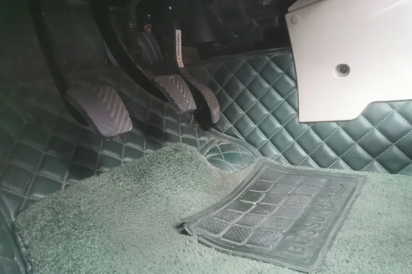 2015 Soueast V3 1.5L 120HP L4 5MT,autocango,china used car exporter,china ev exporter,chinese used car exporter,chinese used ev exporter