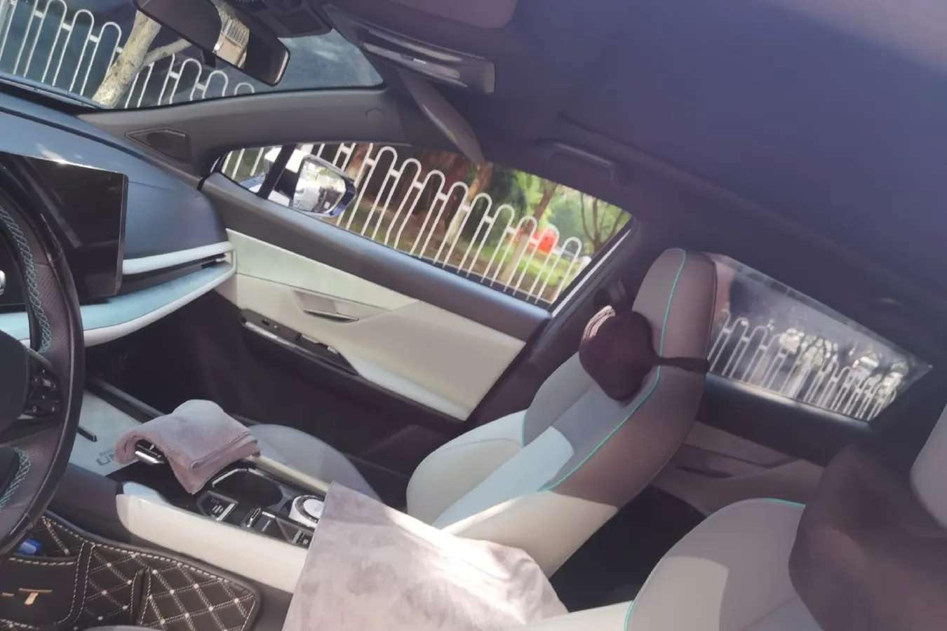 2023 ChangAn UNI-T 1.5T 188HP L4 7DCT,autocango,china used car exporter,china ev exporter,chinese used car exporter,chinese used ev exporter