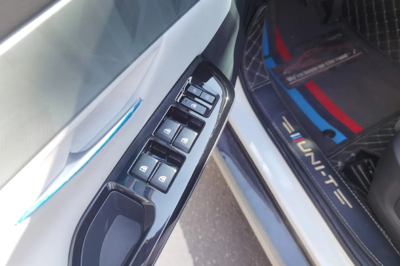 2023 ChangAn UNI-T 1.5T 188HP L4 7DCT,autocango,china used car exporter,china ev exporter,chinese used car exporter,chinese used ev exporter