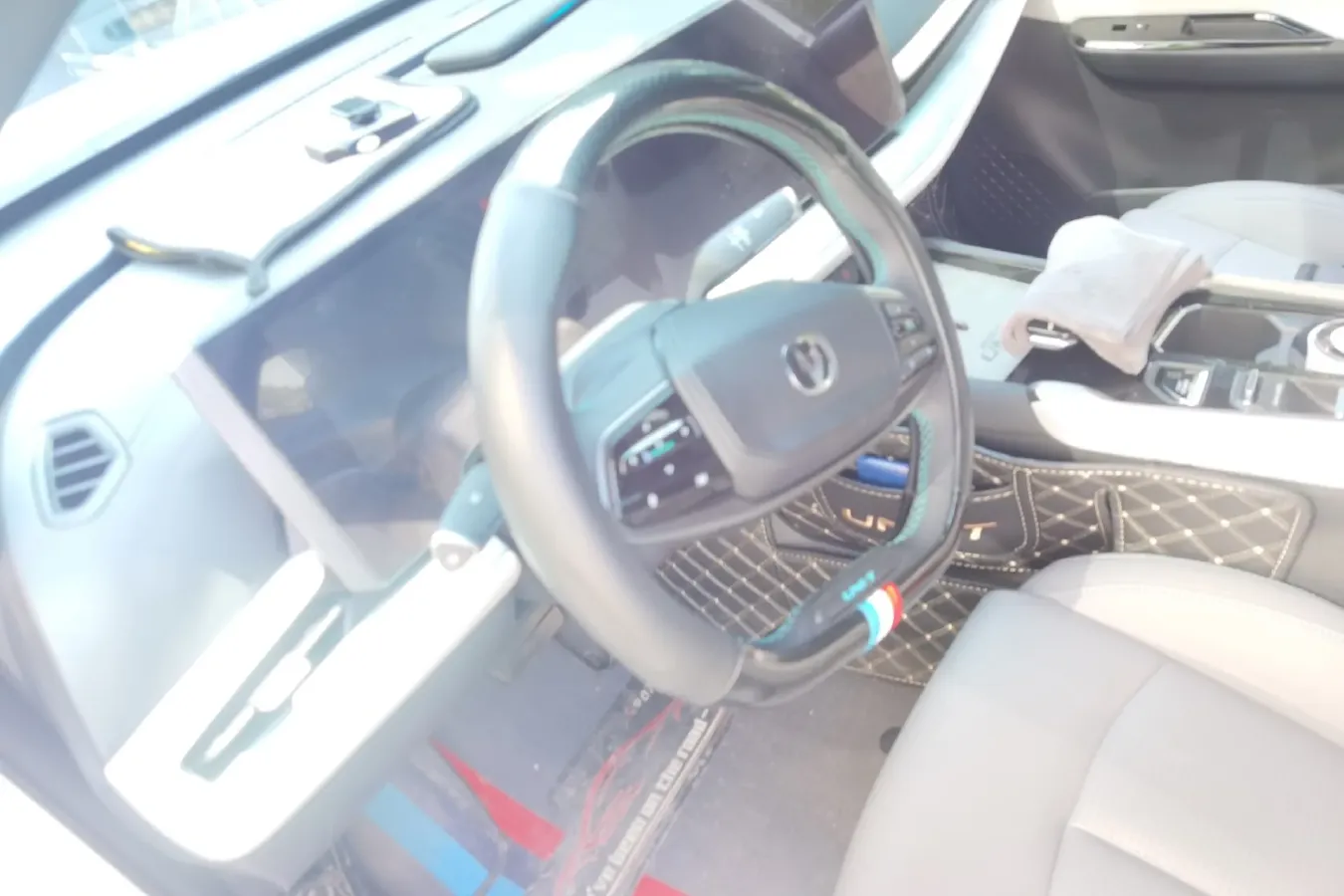 2023 ChangAn UNI-T 1.5T 188HP L4 7DCT,autocango,china used car exporter,china ev exporter,chinese used car exporter,chinese used ev exporter