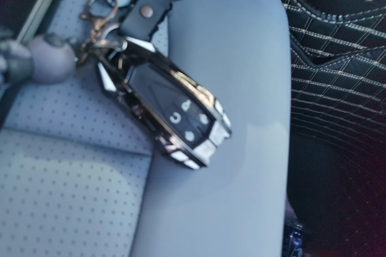 2023 ChangAn UNI-T 1.5T 188HP L4 7DCT,autocango,china used car exporter,china ev exporter,chinese used car exporter,chinese used ev exporter