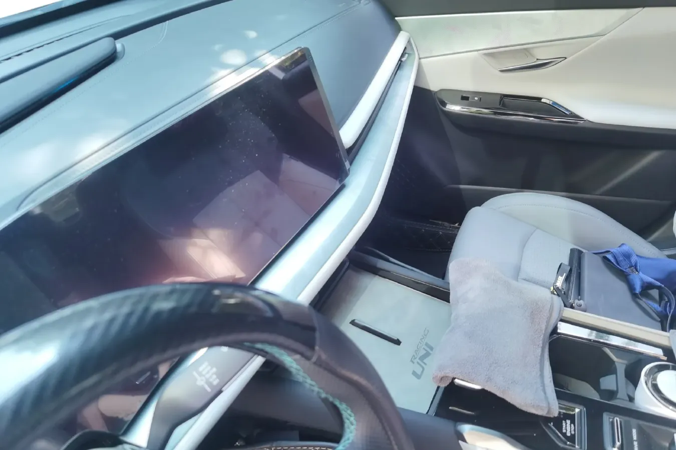 2023 ChangAn UNI-T 1.5T 188HP L4 7DCT,autocango,china used car exporter,china ev exporter,chinese used car exporter,chinese used ev exporter