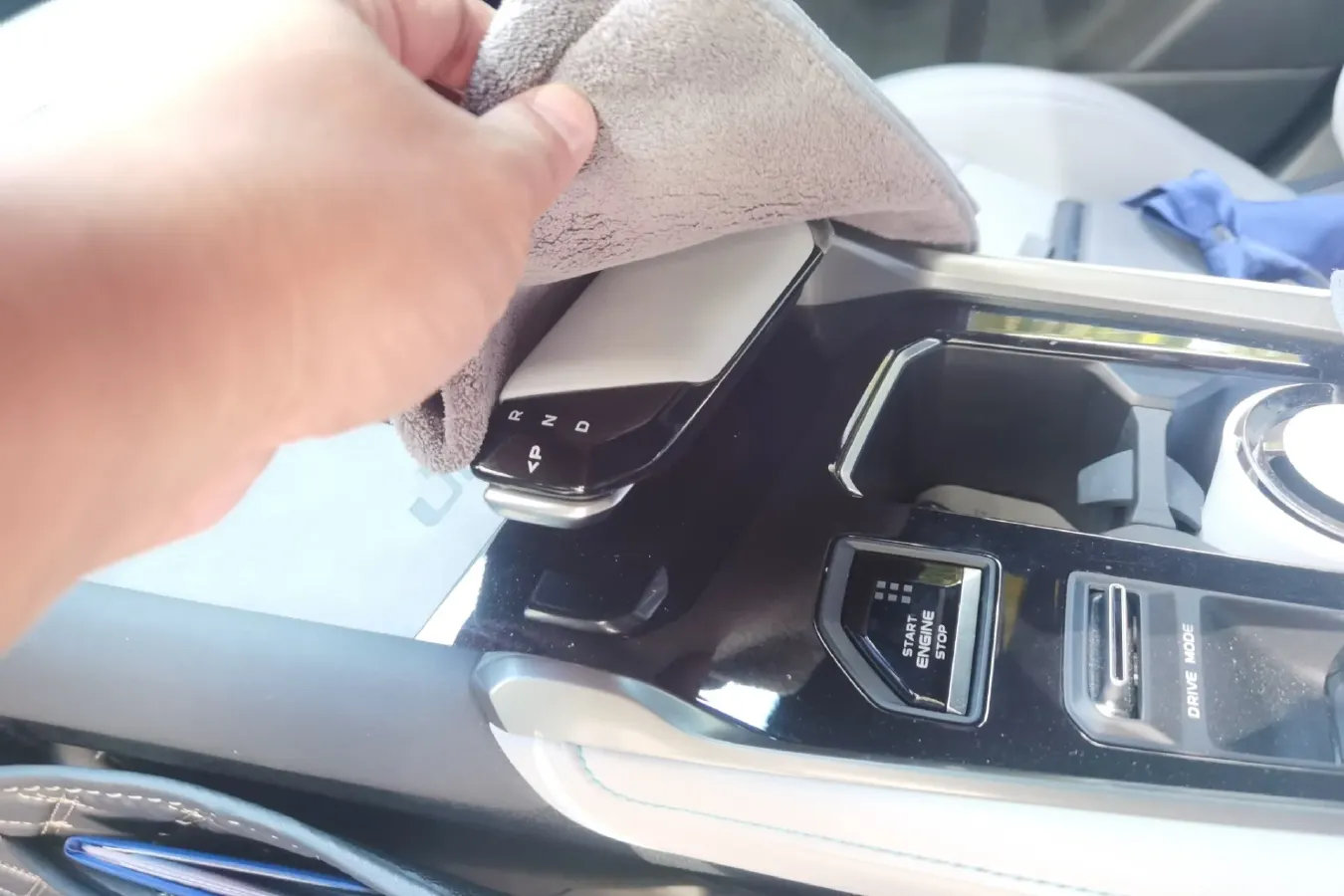 2023 ChangAn UNI-T 1.5T 188HP L4 7DCT,autocango,china used car exporter,china ev exporter,chinese used car exporter,chinese used ev exporter