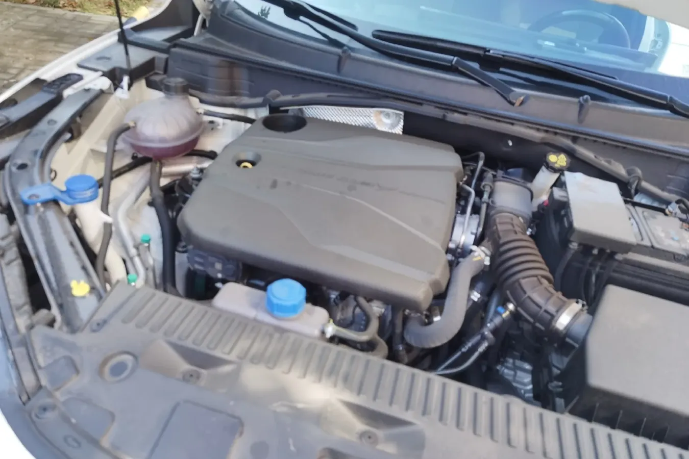 2023 ChangAn UNI-T 1.5T 188HP L4 7DCT,autocango,china used car exporter,china ev exporter,chinese used car exporter,chinese used ev exporter