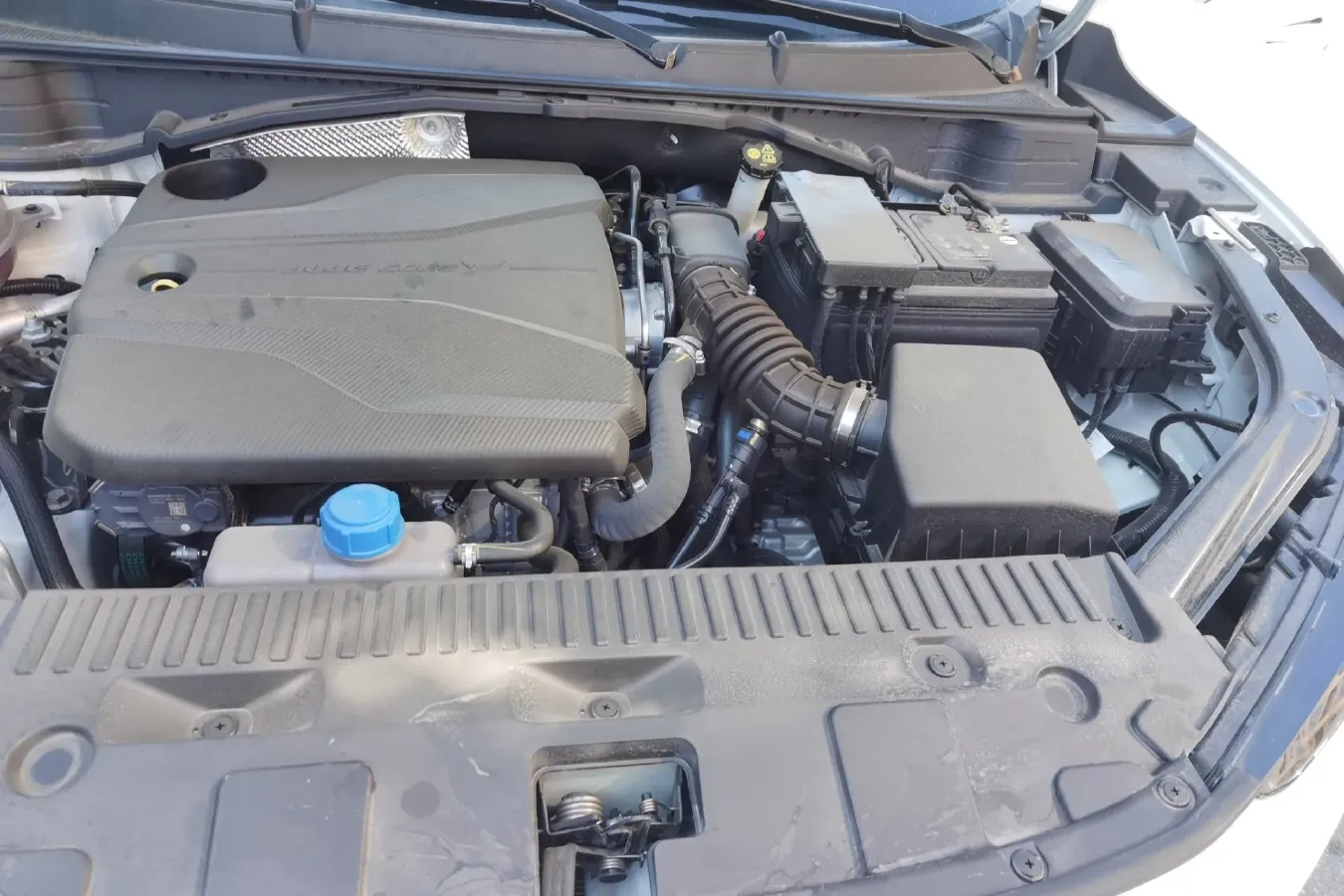 2023 ChangAn UNI-T 1.5T 188HP L4 7DCT,autocango,china used car exporter,china ev exporter,chinese used car exporter,chinese used ev exporter