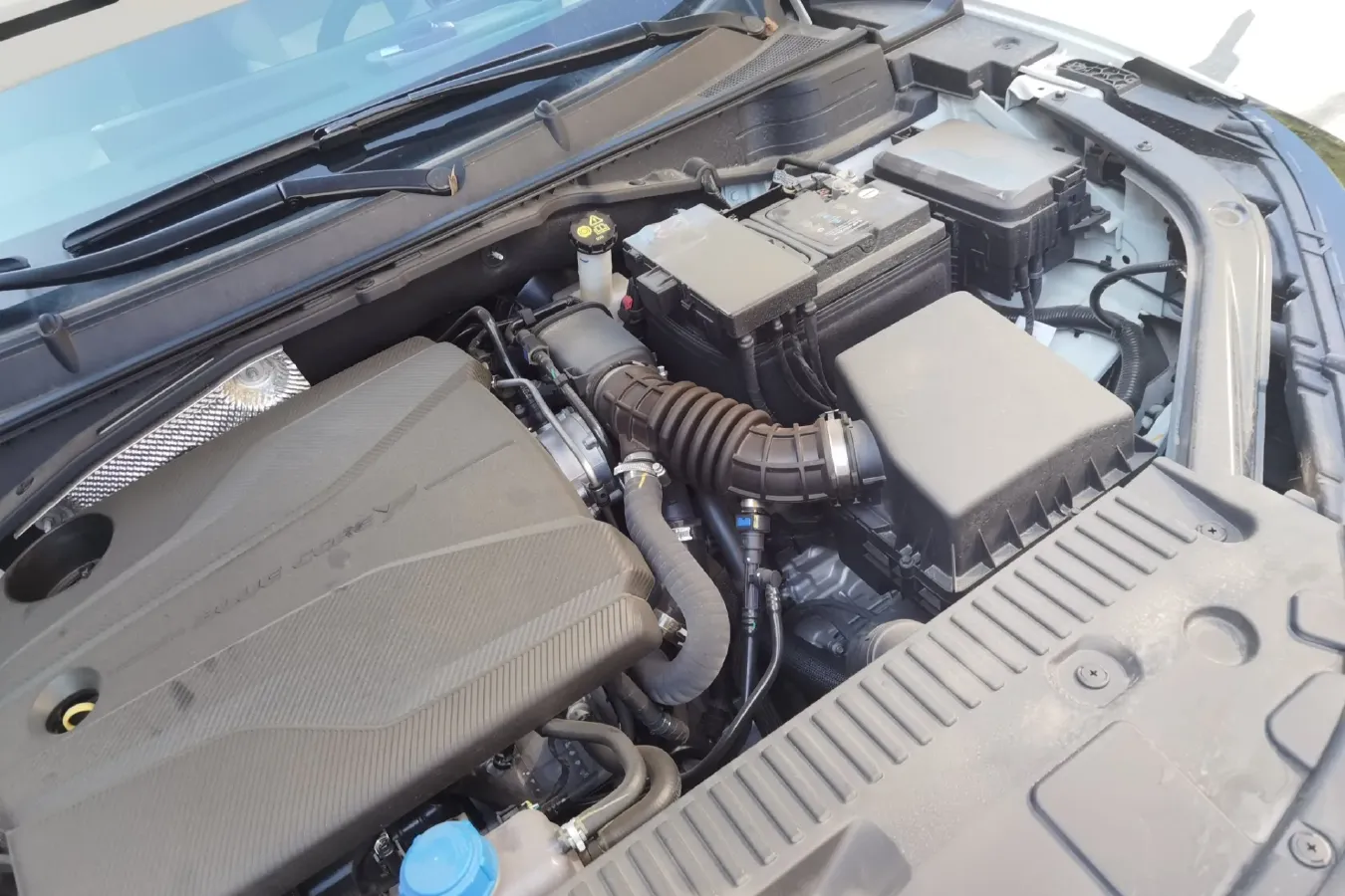 2023 ChangAn UNI-T 1.5T 188HP L4 7DCT,autocango,china used car exporter,china ev exporter,chinese used car exporter,chinese used ev exporter