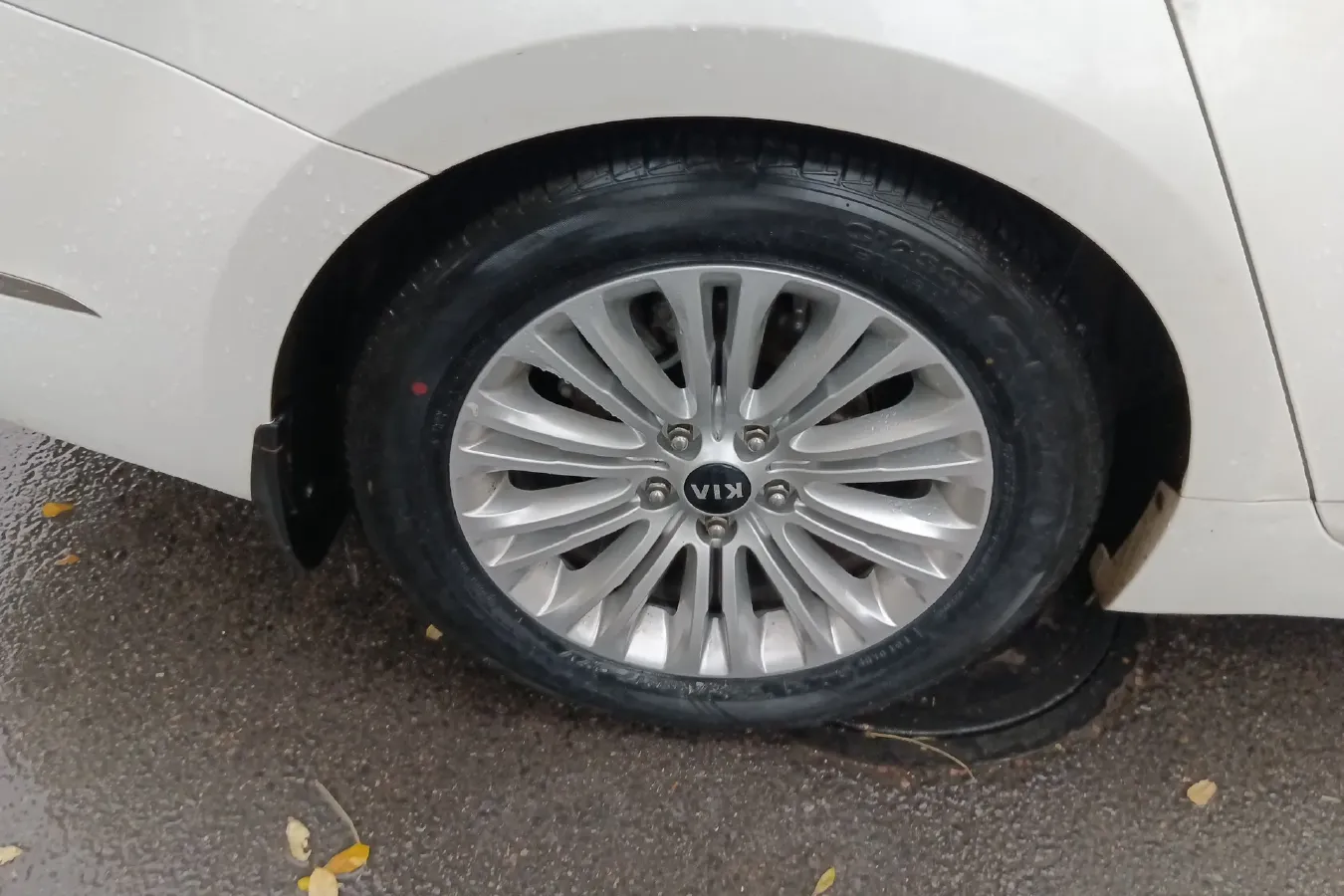 2013 Kia Cadenza 2.4L 173HP L4 6AT,autocango,china used car exporter,china ev exporter,chinese used car exporter,chinese used ev exporter