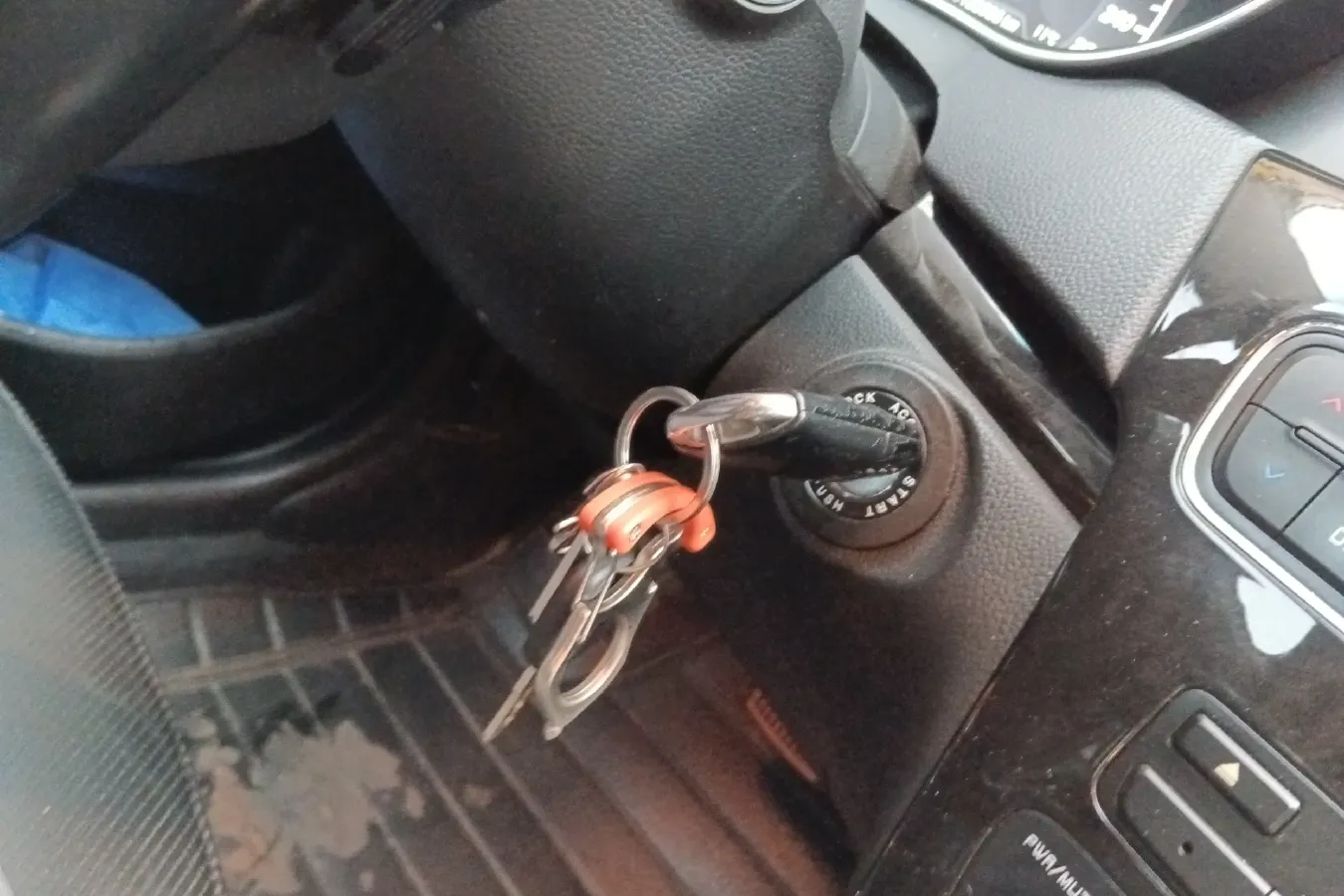 2013 Kia Cadenza 2.4L 173HP L4 6AT,autocango,china used car exporter,china ev exporter,chinese used car exporter,chinese used ev exporter