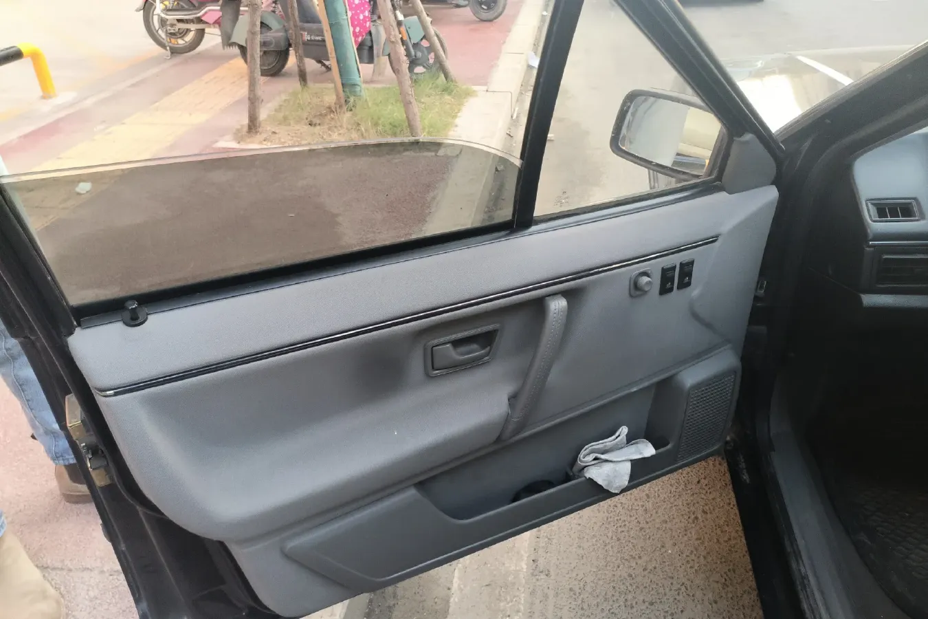 2007 Volkswagen Santana Classic 1.8L 95HP L4 5MT,autocango,china used car exporter,china ev exporter,chinese used car exporter,chinese used ev exporter