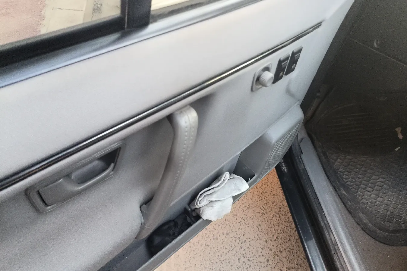 2007 Volkswagen Santana Classic 1.8L 95HP L4 5MT,autocango,china used car exporter,china ev exporter,chinese used car exporter,chinese used ev exporter