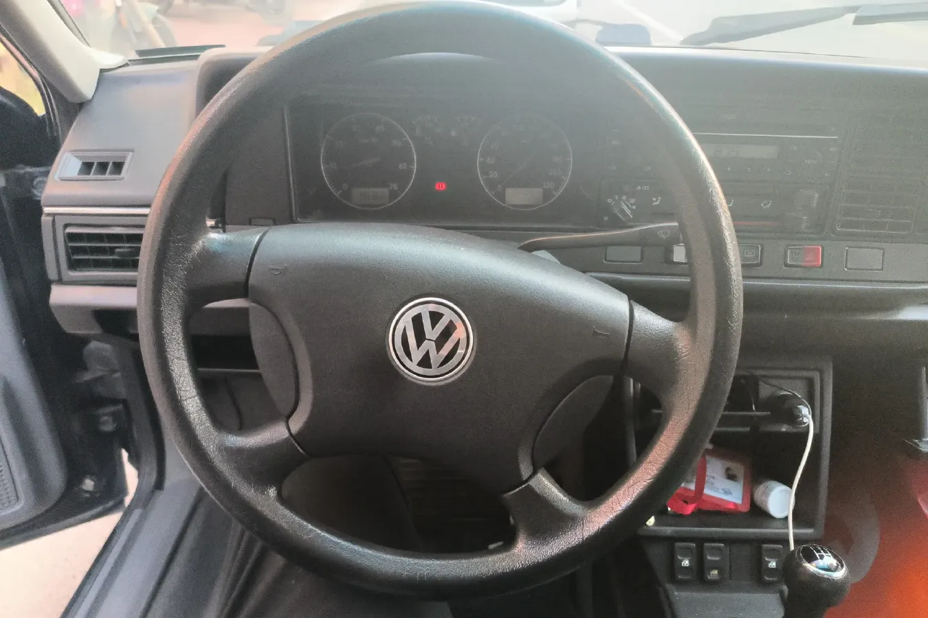 2007 Volkswagen Santana Classic 1.8L 95HP L4 5MT,autocango,china used car exporter,china ev exporter,chinese used car exporter,chinese used ev exporter