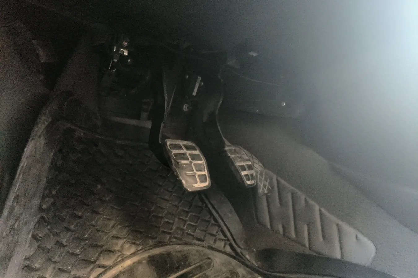 2007 Volkswagen Santana Classic 1.8L 95HP L4 5MT,autocango,china used car exporter,china ev exporter,chinese used car exporter,chinese used ev exporter