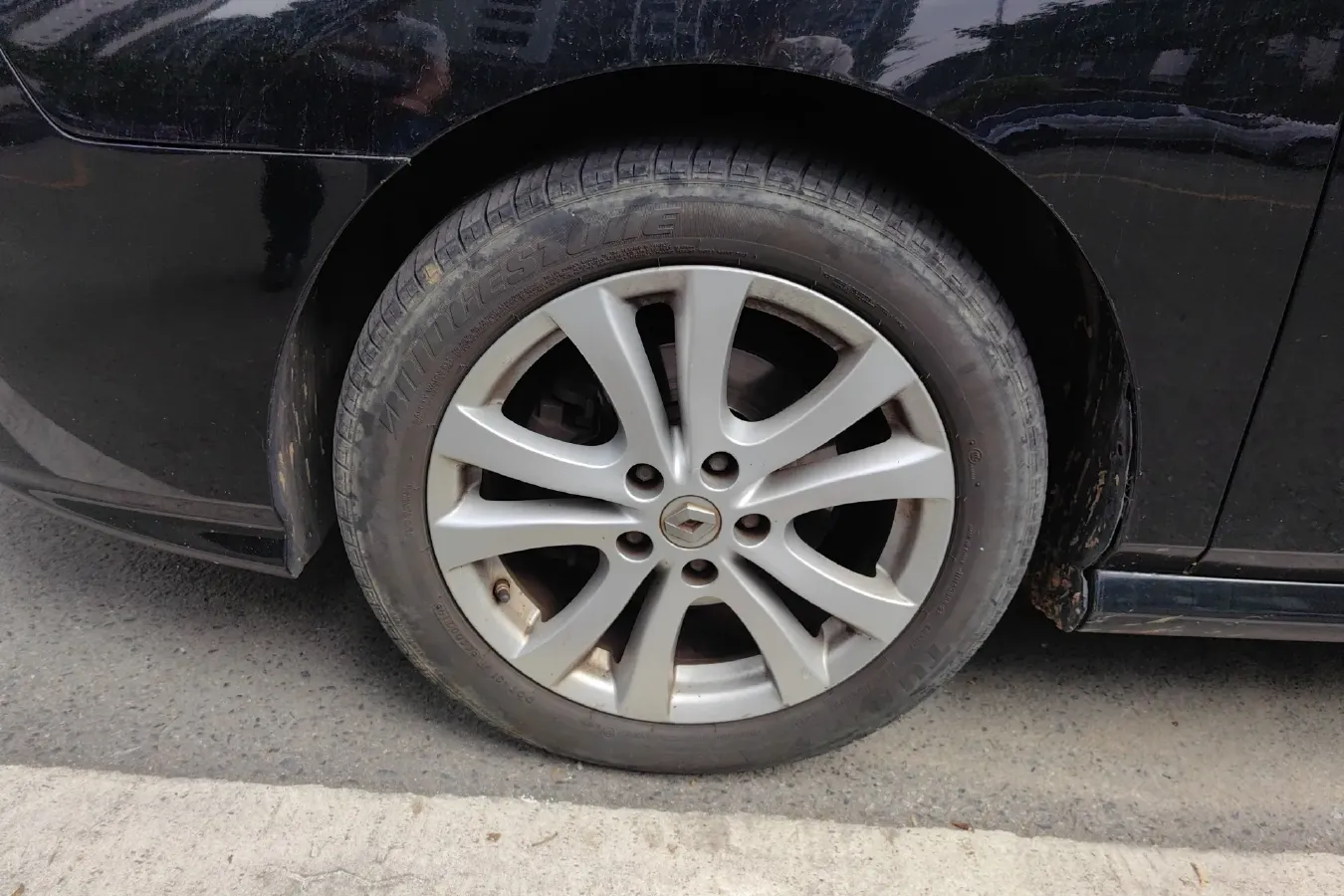 2011 Renault  Latitude 2.0L 139HP L4 CVT,autocango,china used car exporter,china ev exporter,chinese used car exporter,chinese used ev exporter