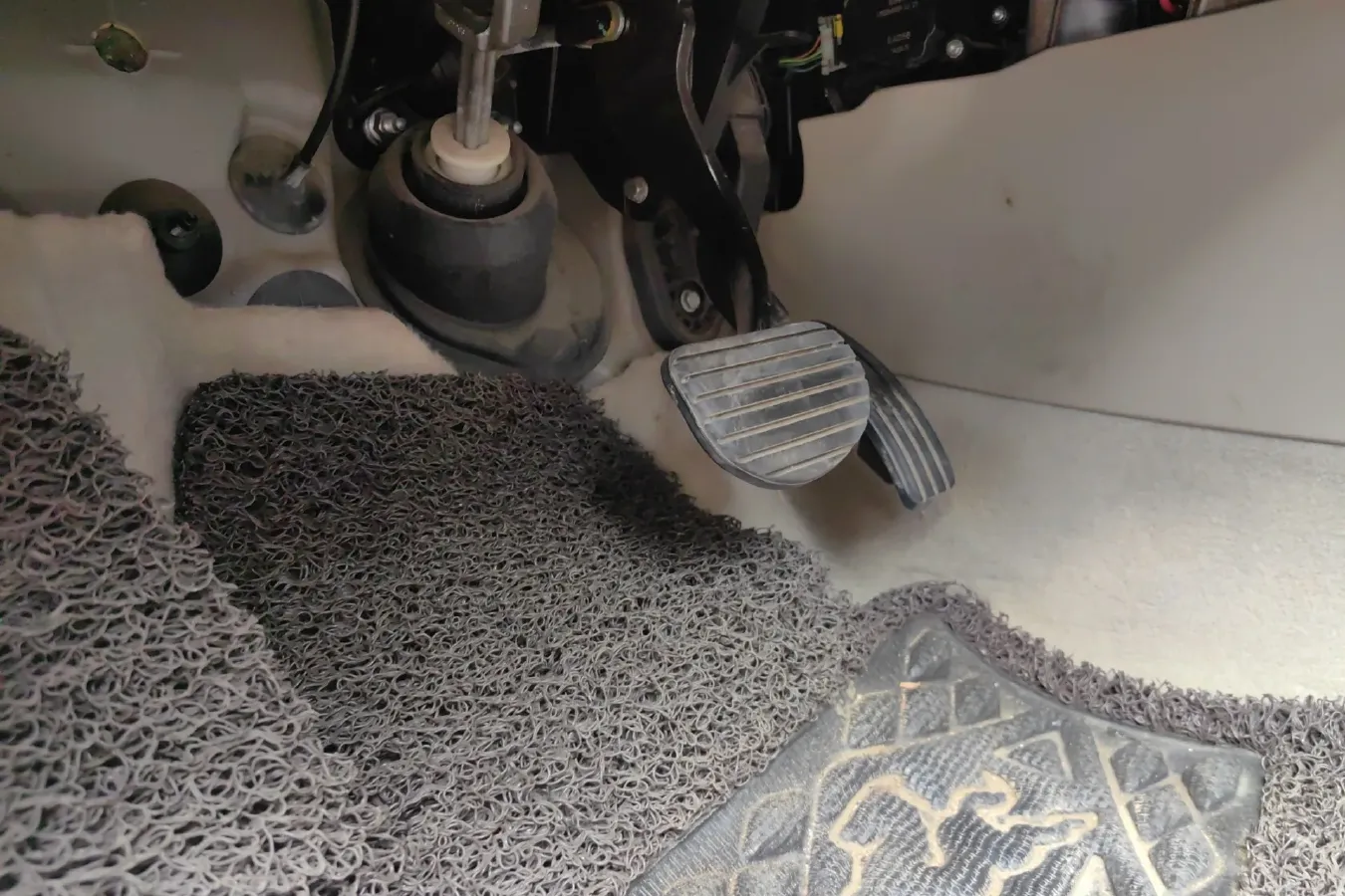 2011 Renault  Latitude 2.0L 139HP L4 CVT,autocango,china used car exporter,china ev exporter,chinese used car exporter,chinese used ev exporter