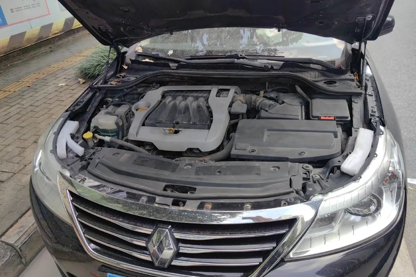 2011 Renault  Latitude 2.0L 139HP L4 CVT,autocango,china used car exporter,china ev exporter,chinese used car exporter,chinese used ev exporter