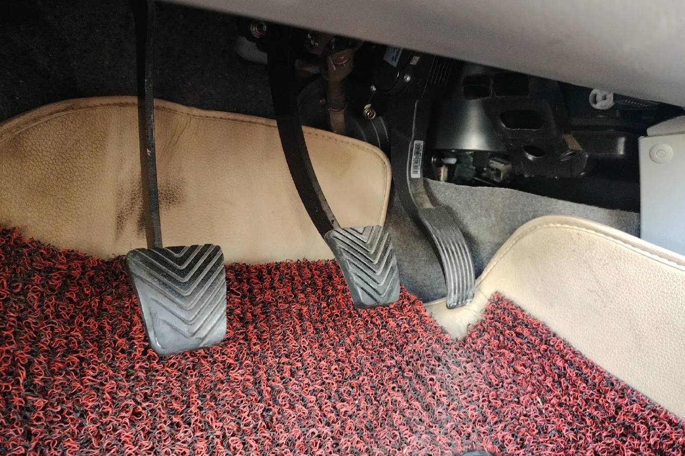 2015 Soueast V3 1.5L 120HP L4 5MT,autocango,china used car exporter,china ev exporter,chinese used car exporter,chinese used ev exporter