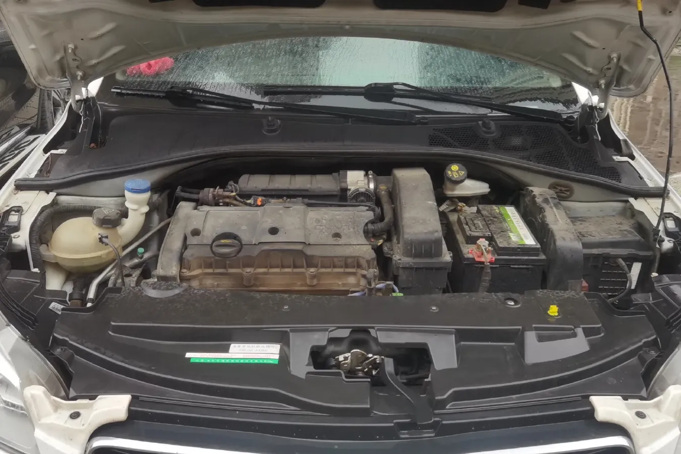 2014 Peugeot 301 1.6L 117HP L4 5MT,autocango,china used car exporter,china ev exporter,chinese used car exporter,chinese used ev exporter