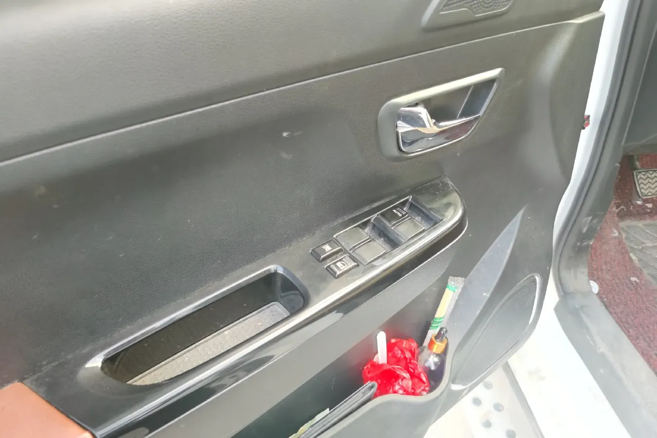 2017 SWM X3 1.6L 117HP L4 5MT,autocango,china used car exporter,china ev exporter,chinese used car exporter,chinese used ev exporter