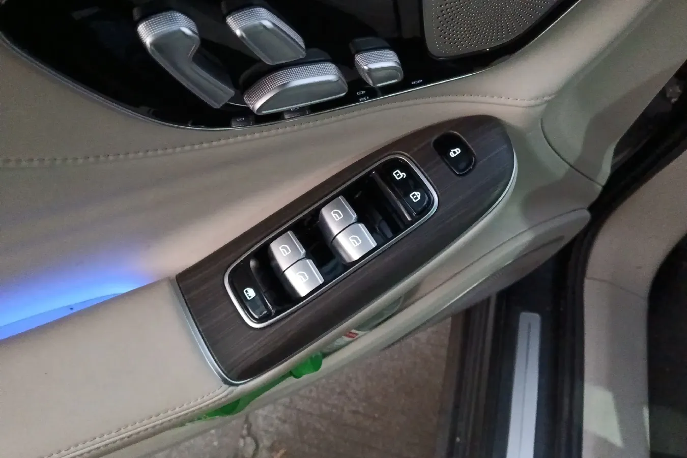 2023 Rising Auto F7 BEV 90KWH,autocango,china used car exporter,china ev exporter,chinese used car exporter,chinese used ev exporter