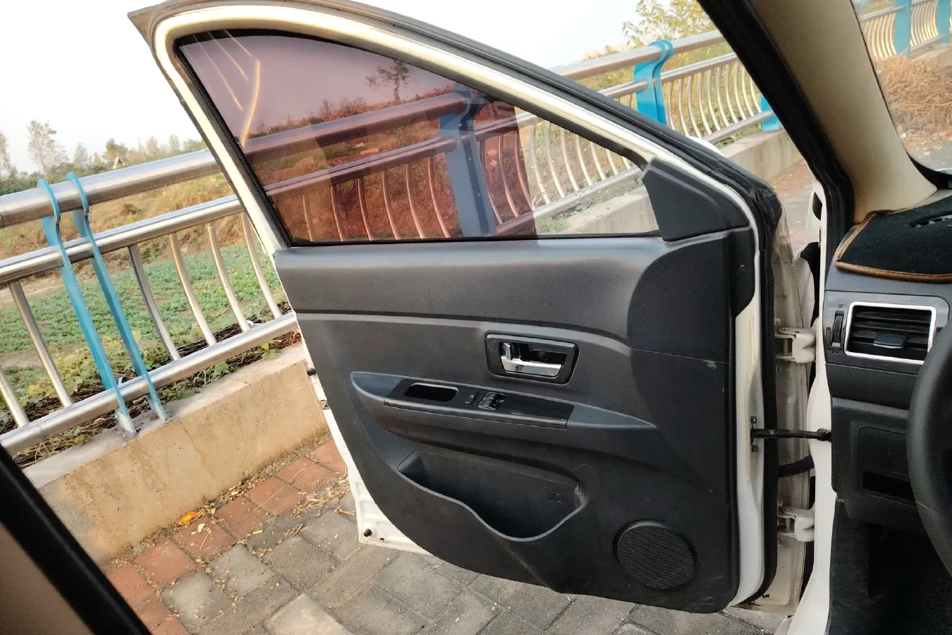 2015 LiFan LeTu 1.2L 84HP L4 5MT,autocango,china used car exporter,china ev exporter,chinese used car exporter,chinese used ev exporter