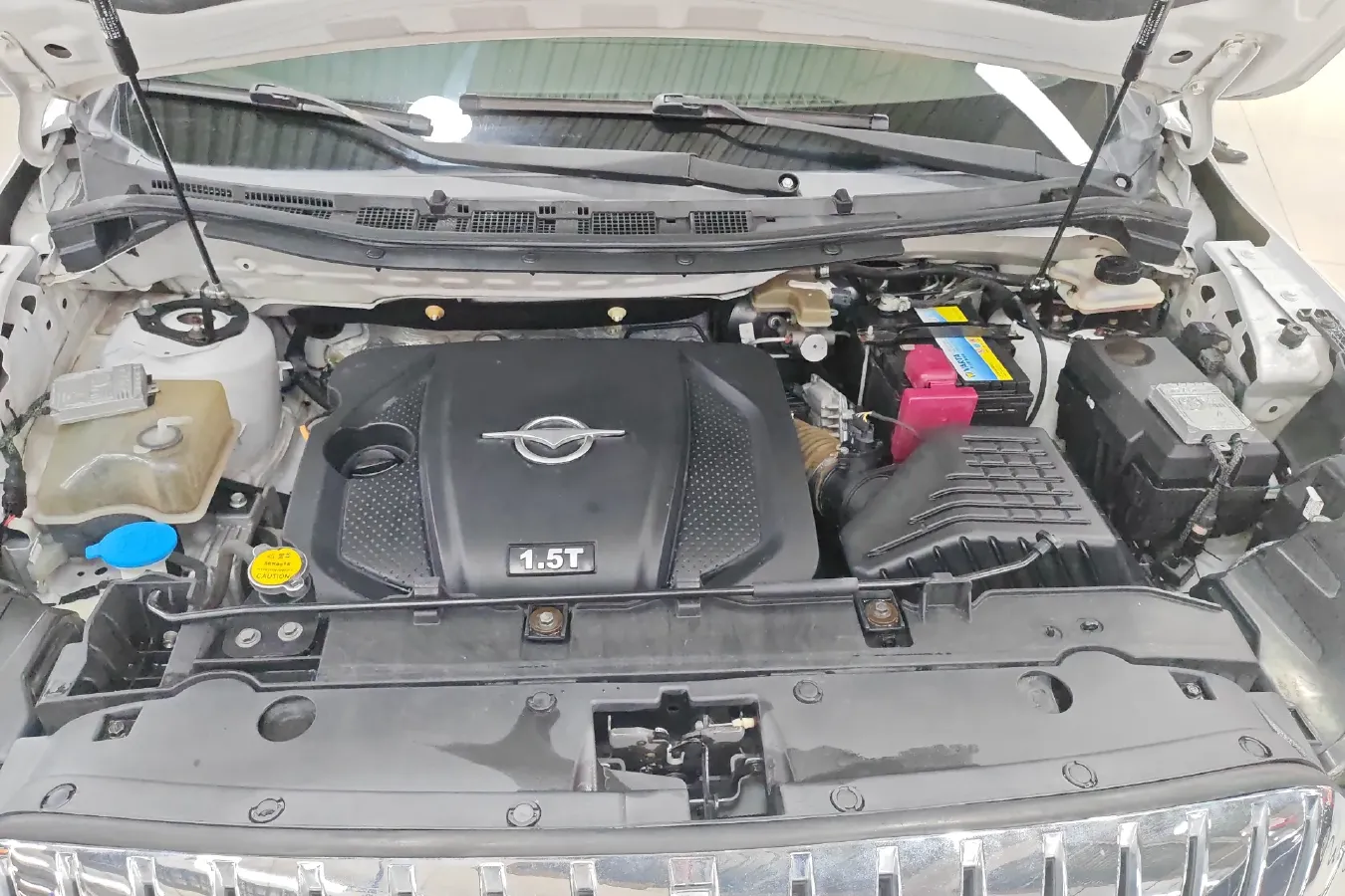 2017 HaiMa Family MPV 1.5T 156HP L4 6AT,autocango,china used car exporter,china ev exporter,chinese used car exporter,chinese used ev exporter