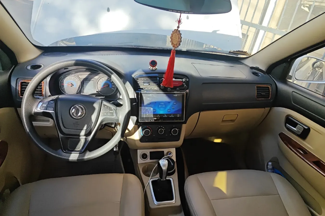 2016 DongFeng Fengon Fengon 330 1.5L 109HP L4 5MT,autocango,china used car exporter,china ev exporter,chinese used car exporter,chinese used ev exporter