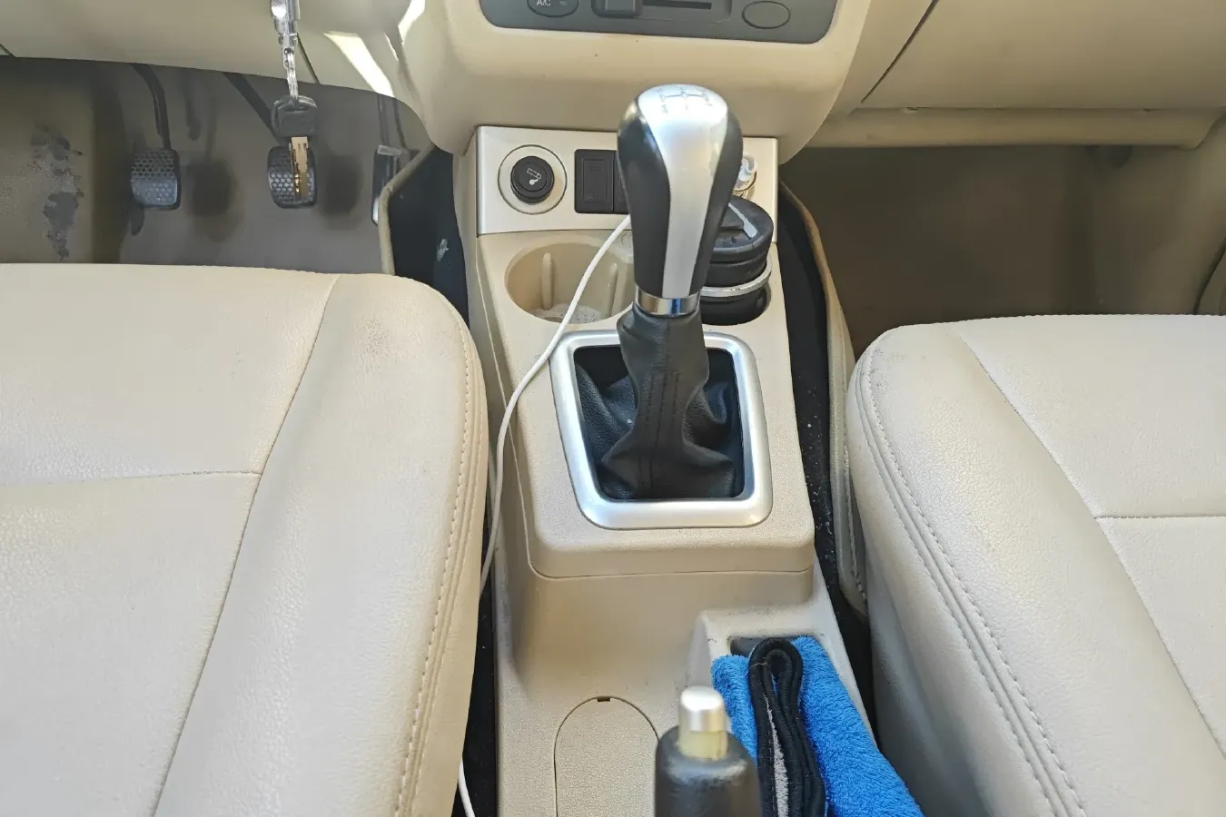 2016 DongFeng Fengon Fengon 330 1.5L 109HP L4 5MT,autocango,china used car exporter,china ev exporter,chinese used car exporter,chinese used ev exporter