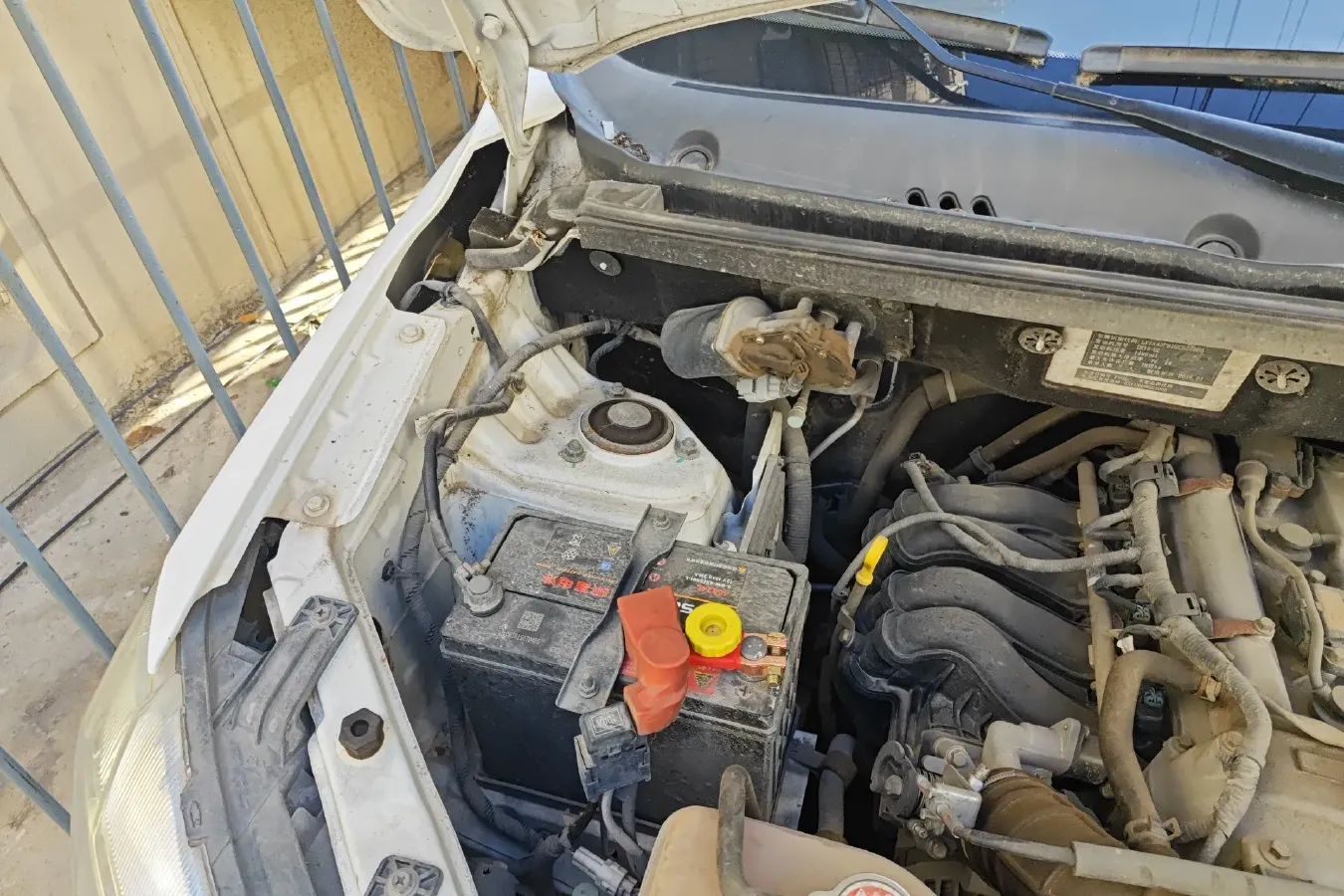 2016 DongFeng Fengon Fengon 330 1.5L 109HP L4 5MT,autocango,china used car exporter,china ev exporter,chinese used car exporter,chinese used ev exporter